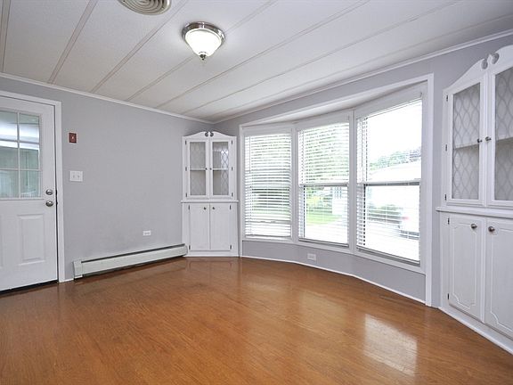 4th image of 24 Leisurewoods Dr