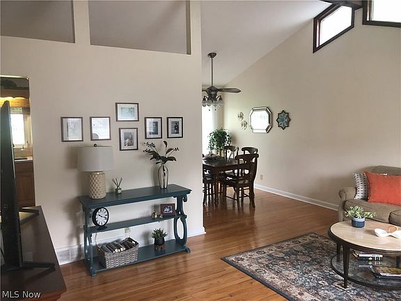 3rd image of 26949 Eastwood Ln
