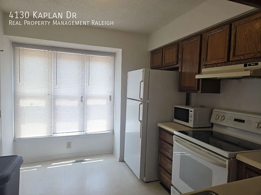 2 bed, 2.5 bath, 1150 sqft, $1,495 — Photo 4