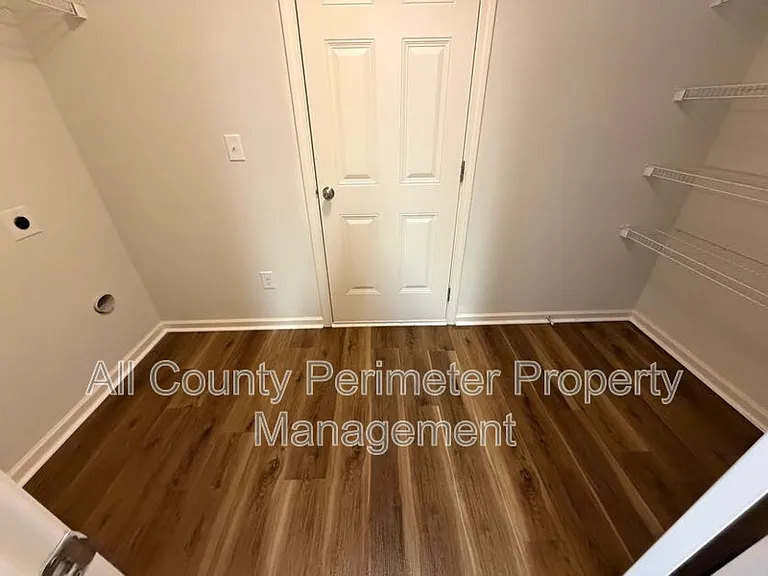 316 Freeman Cir — Photo 13