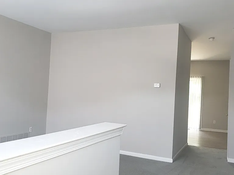 139 S Riding Blvd — Photo 2