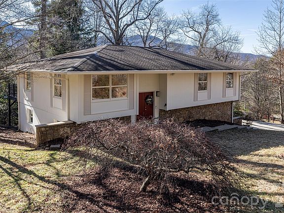 4th image of 104 Disosway St