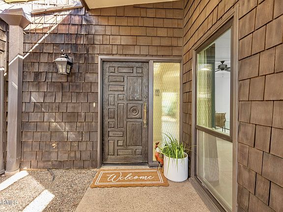 3rd image of 6639 N CHATELAINE Place