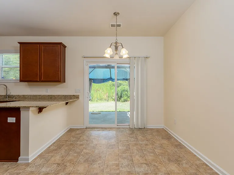 330 Gracemount Ln — Photo 12