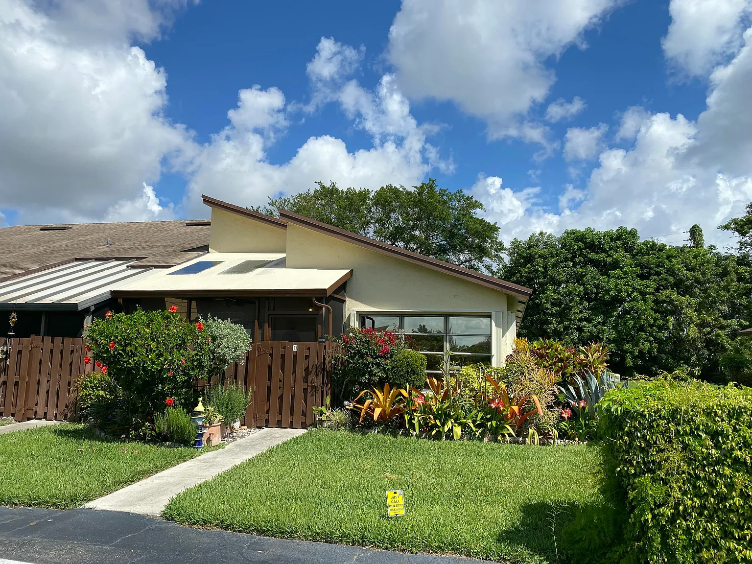 2 bed, 2.0 bath, 1255 sqft, $2,200 — Photo 2