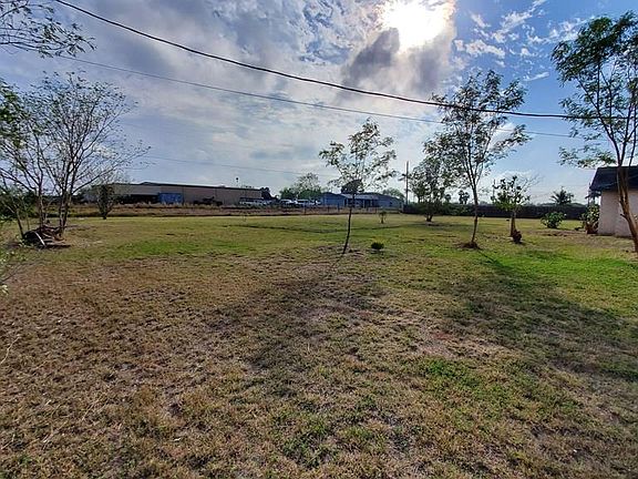 5th image of 32951 Cardinal Ct