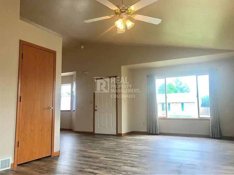 635 Alpine Ave — Photo 4