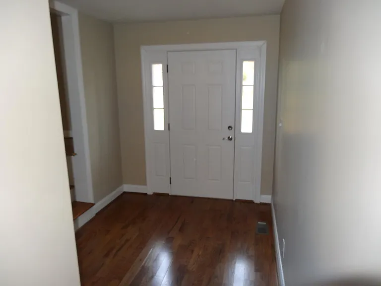 5773 Gumtree Rd — Photo 4