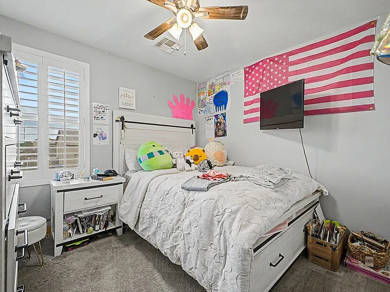 18235 W Ida Ln — Photo 36