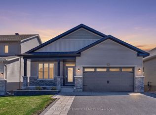 724 Parade Dr, Ottawa, ON K2S 0Z4