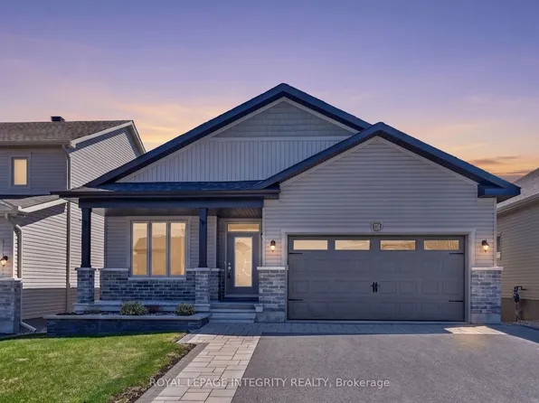 724 Parade Dr, Ottawa, ON K2S 0Z4