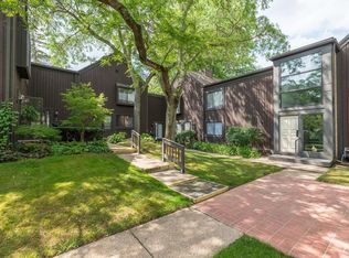 154 Carberry Hill Ct, Kalamazoo, MI 49006