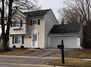 2230 Blue Spruce Ln, Aurora, IL 60502