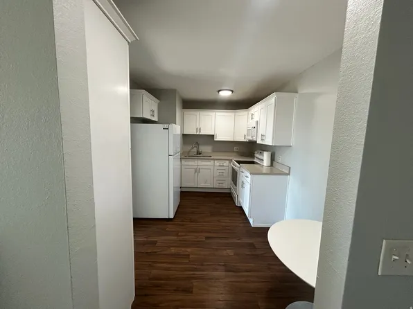 330 E 700 S APT L-208, Salt Lake City, UT 84111