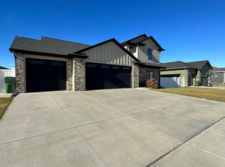 6706 Avenue L, Kearney, NE 68847
