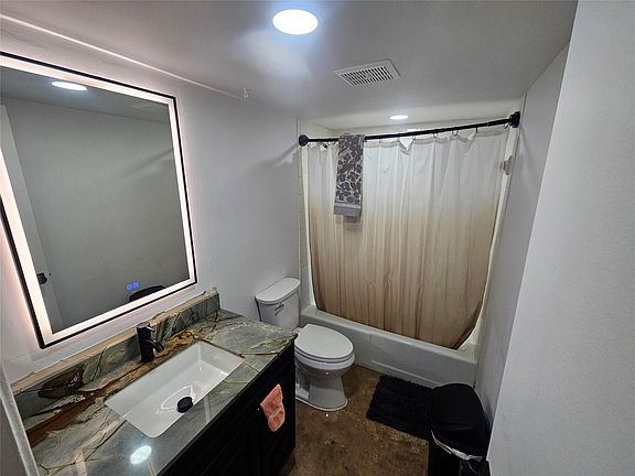 5th image of 825 NW 13th Street #110