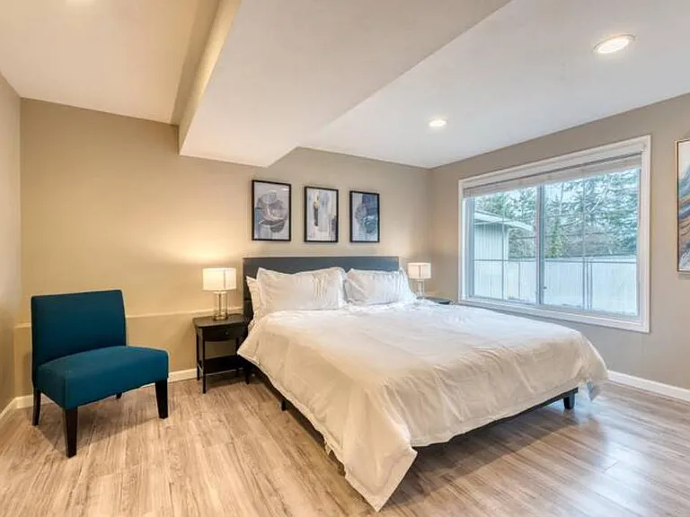 5th Bedroom with King Size bed on ground floor