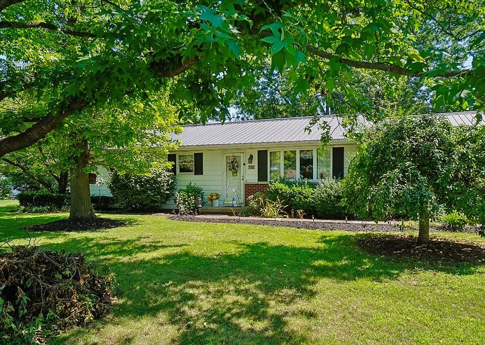 1st image of 544 Edgewood Dr