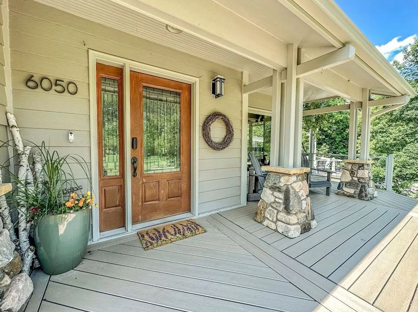 4 Bed | 3.5 Bath | Large, Furnished, West Rapid Home | Utilities Included — Photo 2