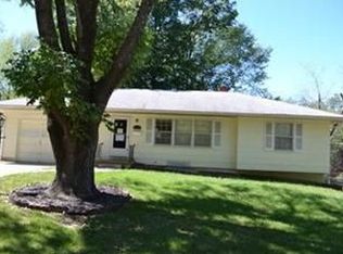 8308 Manning Ave, Raytown, MO 64138