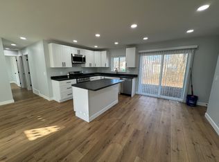 82 Colonnade Dr, Rochester, NY 14623