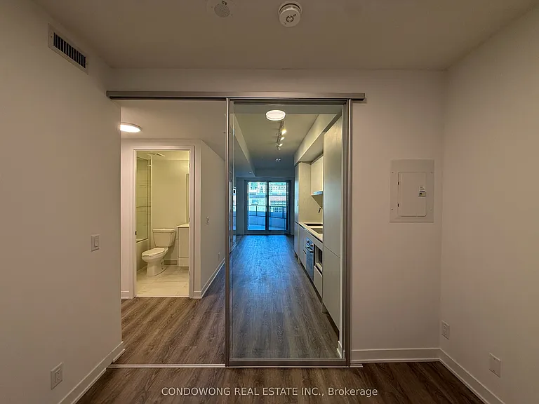 180 Front St E #903 — Photo 7