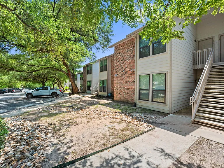3839 Dry Creek Dr #202 — Photo 2