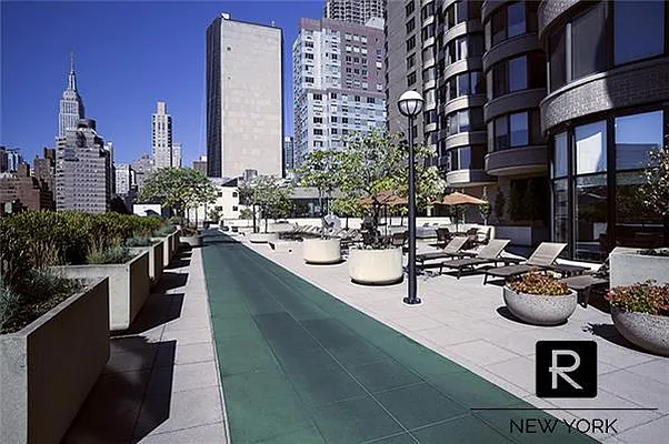 Rented by R New York | media 26