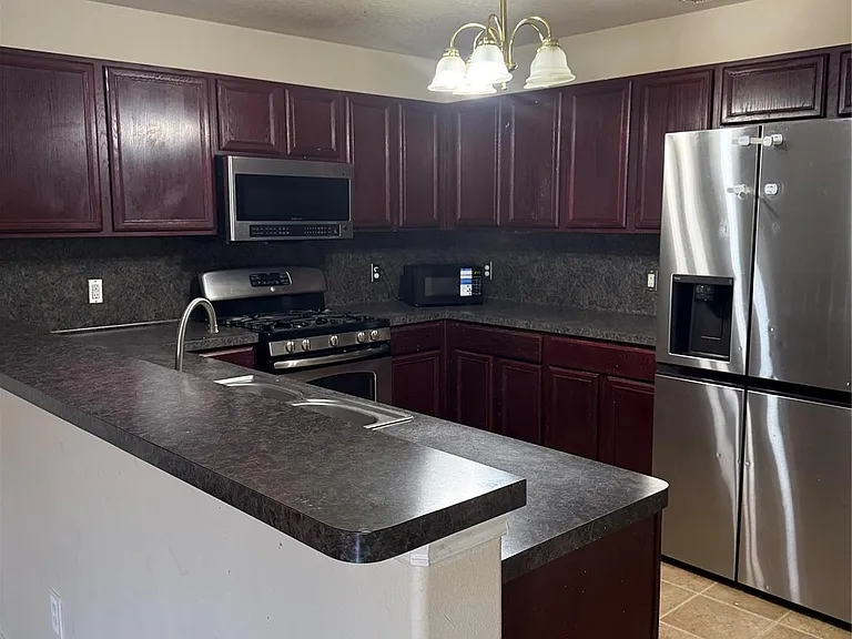 1330 Reedpoint Dr — Photo 8