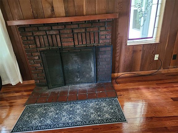 3rd image of 1427 NE 10th St