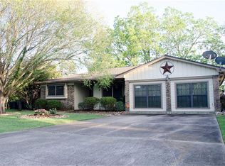 1240 Ramona St, Angleton, TX 77515