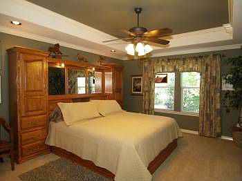 5th image of 8201 Midwest Cir