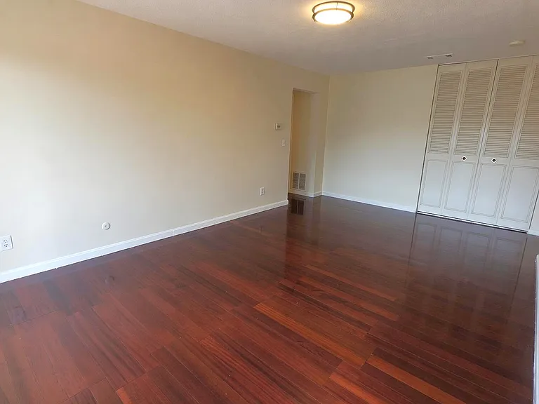 48 Shrewsbury Green Dr #I — Photo 11