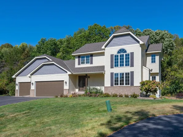 724 Debbie Ct, Carver, MN 55315