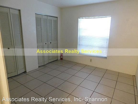 5th image of 3212 SW 25th Dr APT 1
