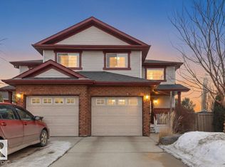 9037 Scott Cres NW, Edmonton, AB T6R 0E8