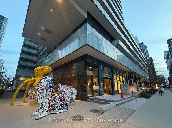 161 Roehampton Ave #530, Toronto, ON M4P 0C8