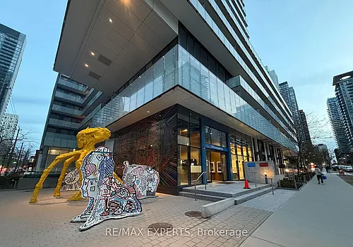 161 Roehampton Ave Photo 1