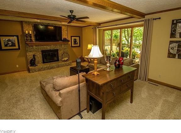 3rd image of 10094 Jamestown Dr