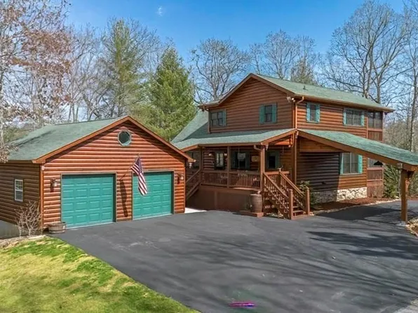 225 Hiawatha Trl, Blue Ridge, GA 30513