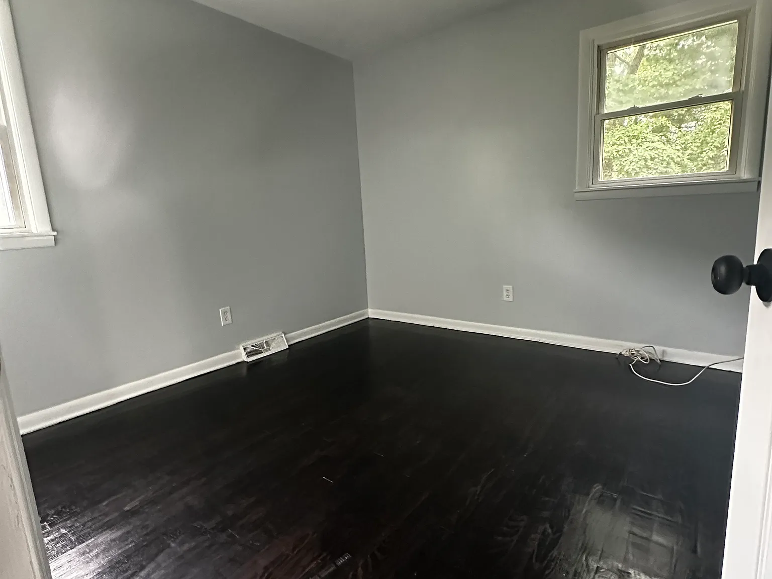 3 bed, 1.5 bath, 900 sqft, $2,445 — Photo 2