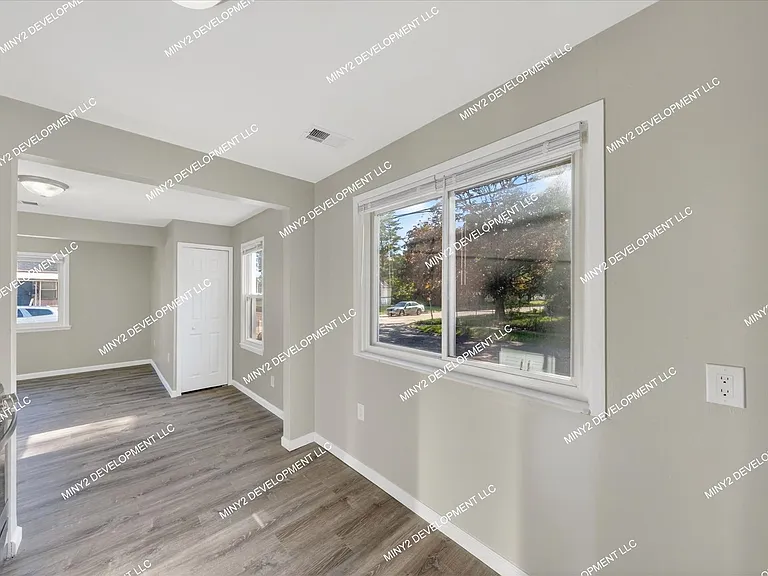 12862 Georgiana Ave — Photo 9