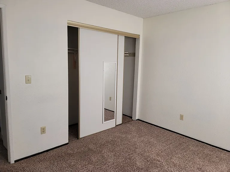 1031 Fallbrook Dr — Photo 12