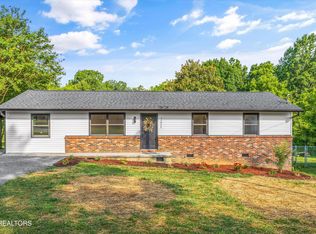 7221 Meadowbrook Cir, Knoxville, TN 37918