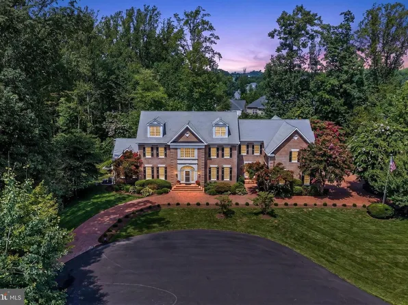 8836 Rommel Dr, Lorton, VA 22079