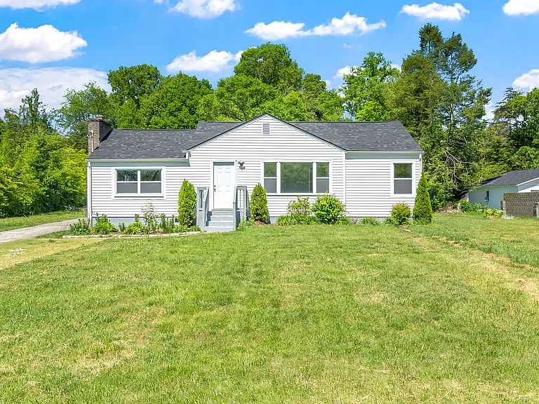 5700 Ridgefield Rd — Photo 1