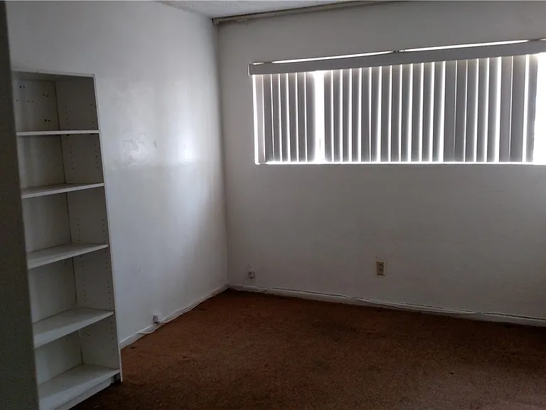 713 W Monroe Ave — Photo 6
