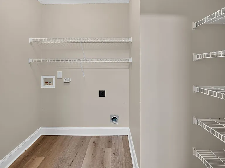 Commerce Street Manor — Photo 8