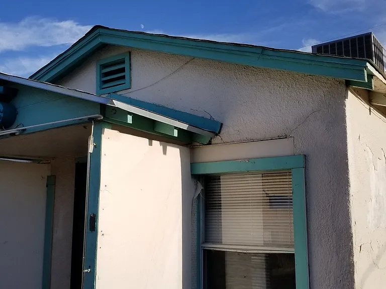 5611 W Gardenia Ave — Photo 1