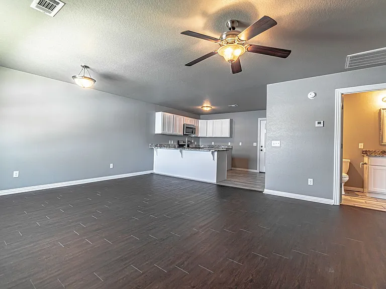Nemreal -109 2nd Ave — Photo 2